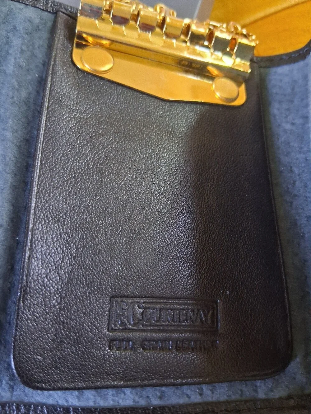 Courtnay Leather Key Wallet